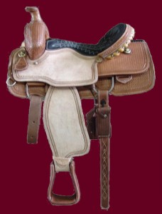 half-breed-roping-saddle_maroon